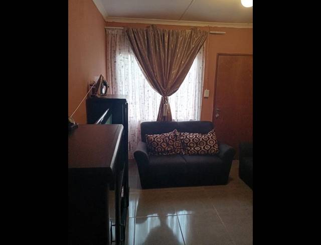 2 BEDROOM HOUSE FOR SALE IN VILLA LIZA
